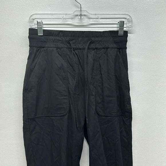 Lululemon Beyond the Studio Crop Pants Cropped Pant Microstriped Black Size 4 - Picture 3 of 9
